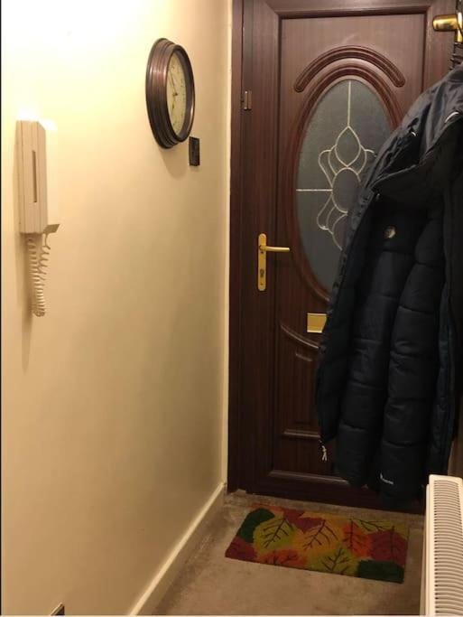 Lovely One-Bed Condo With Free Parking On Premises صندرلاند المظهر الخارجي الصورة